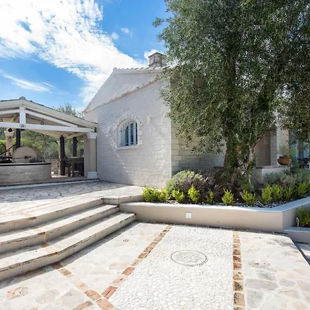 וילה Thea Estate Kellia