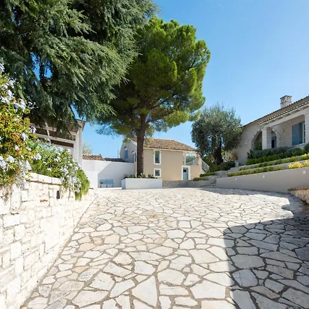 Thea Estate וילה