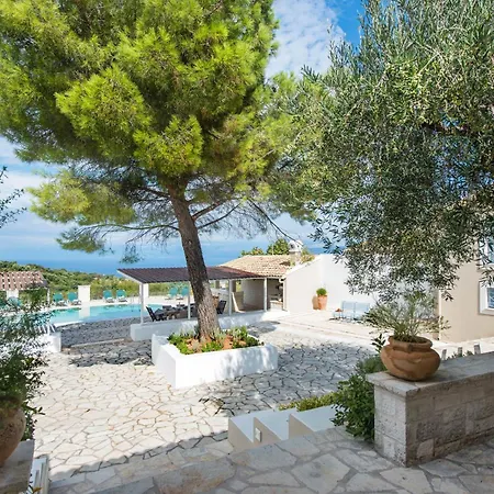 Thea Estate Villa Kellia