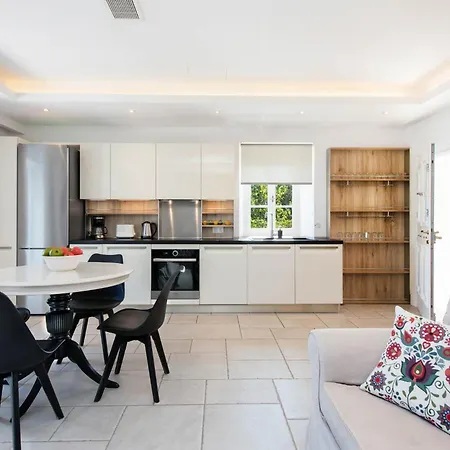 Thea Estate Villa Kellia